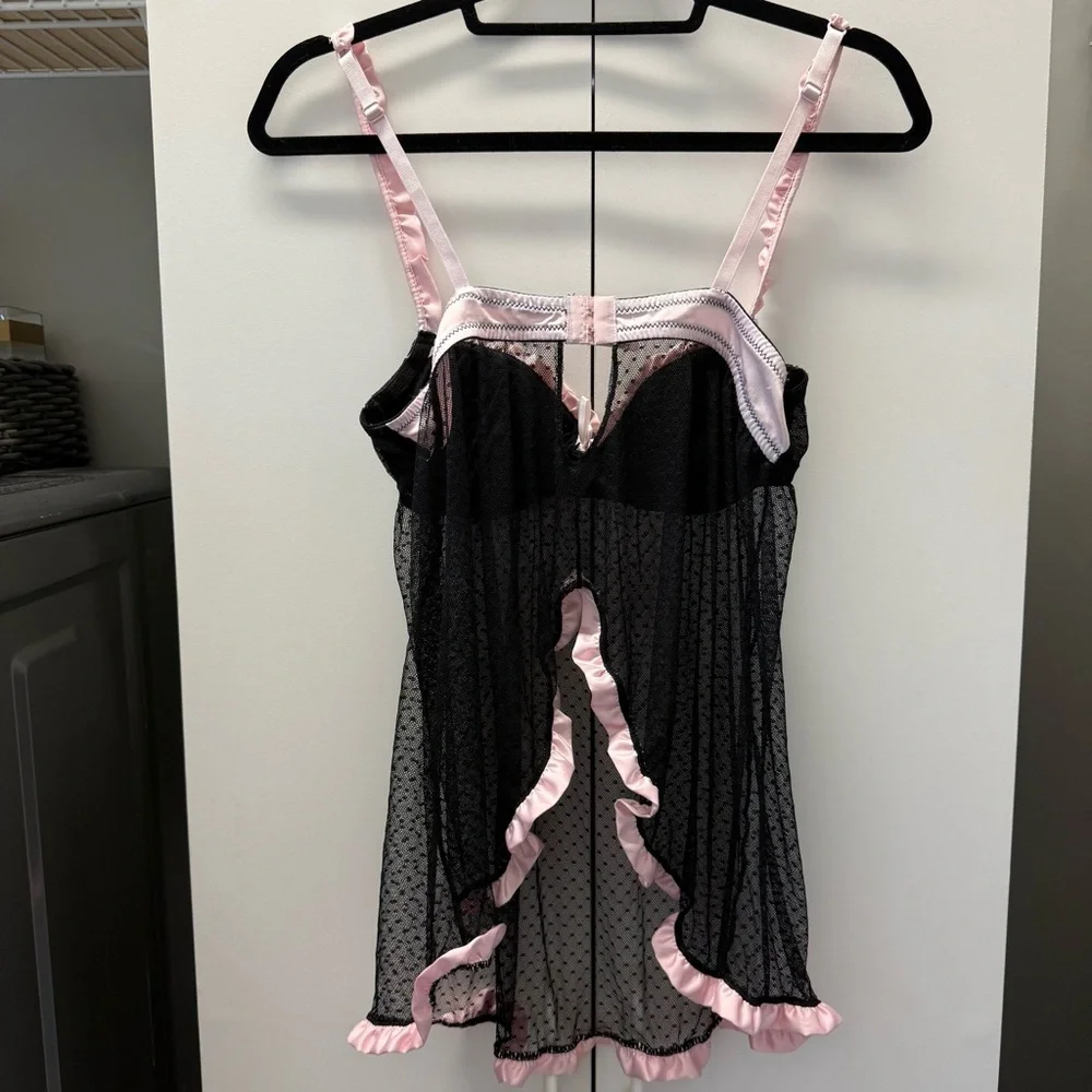 Jezebel Women's Babydoll Black Lace Pink Satin Trim Adjustable Bra/Trim Med‎ EUC